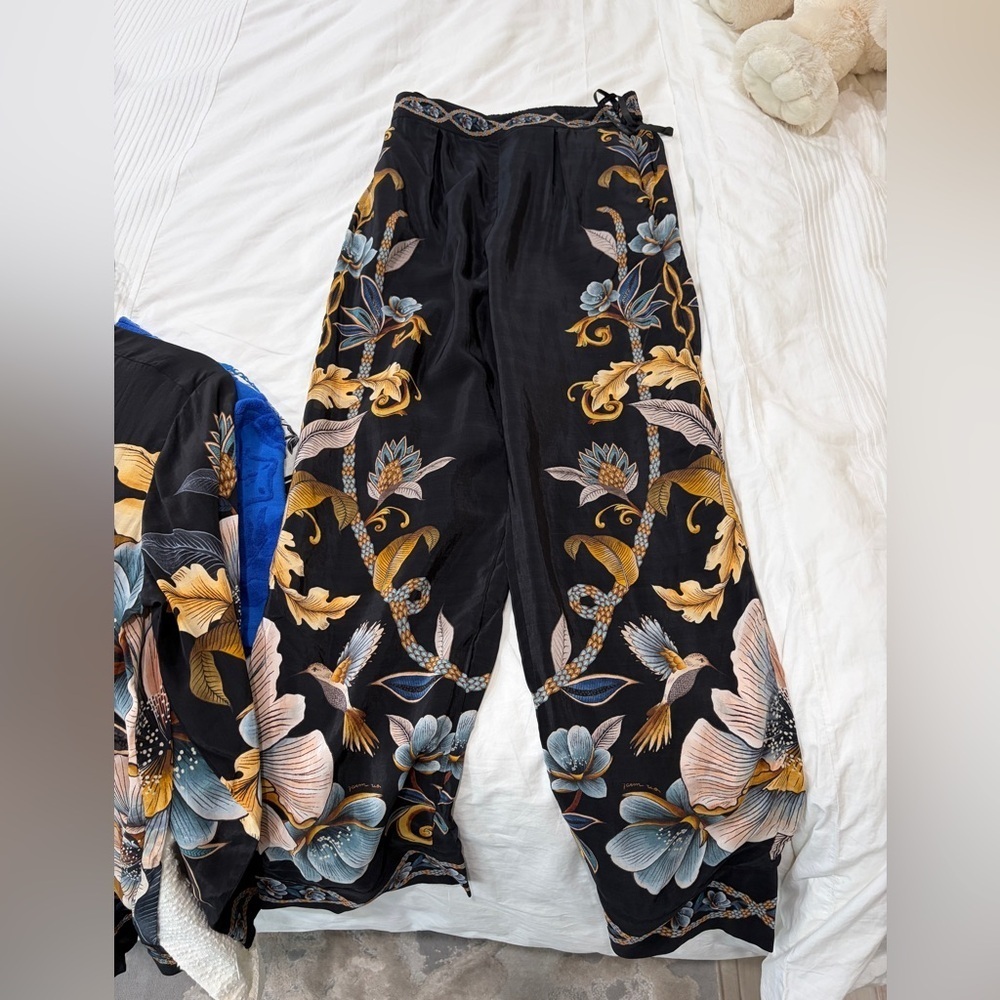 Farm Rio: Black Flowerful Garden Pajama
Pants DT - Picture 6 of 15